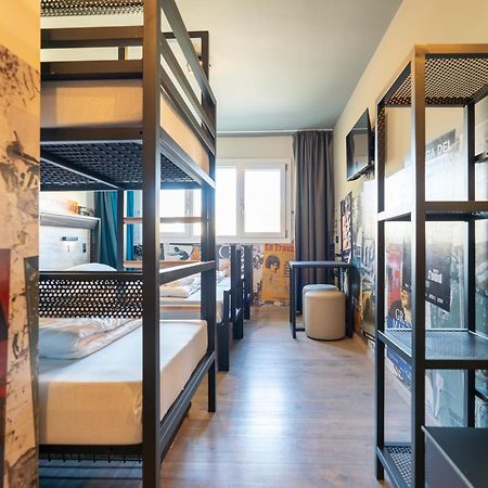 A&O Hostel Firenze Campo Di Marte エクステリア 写真
