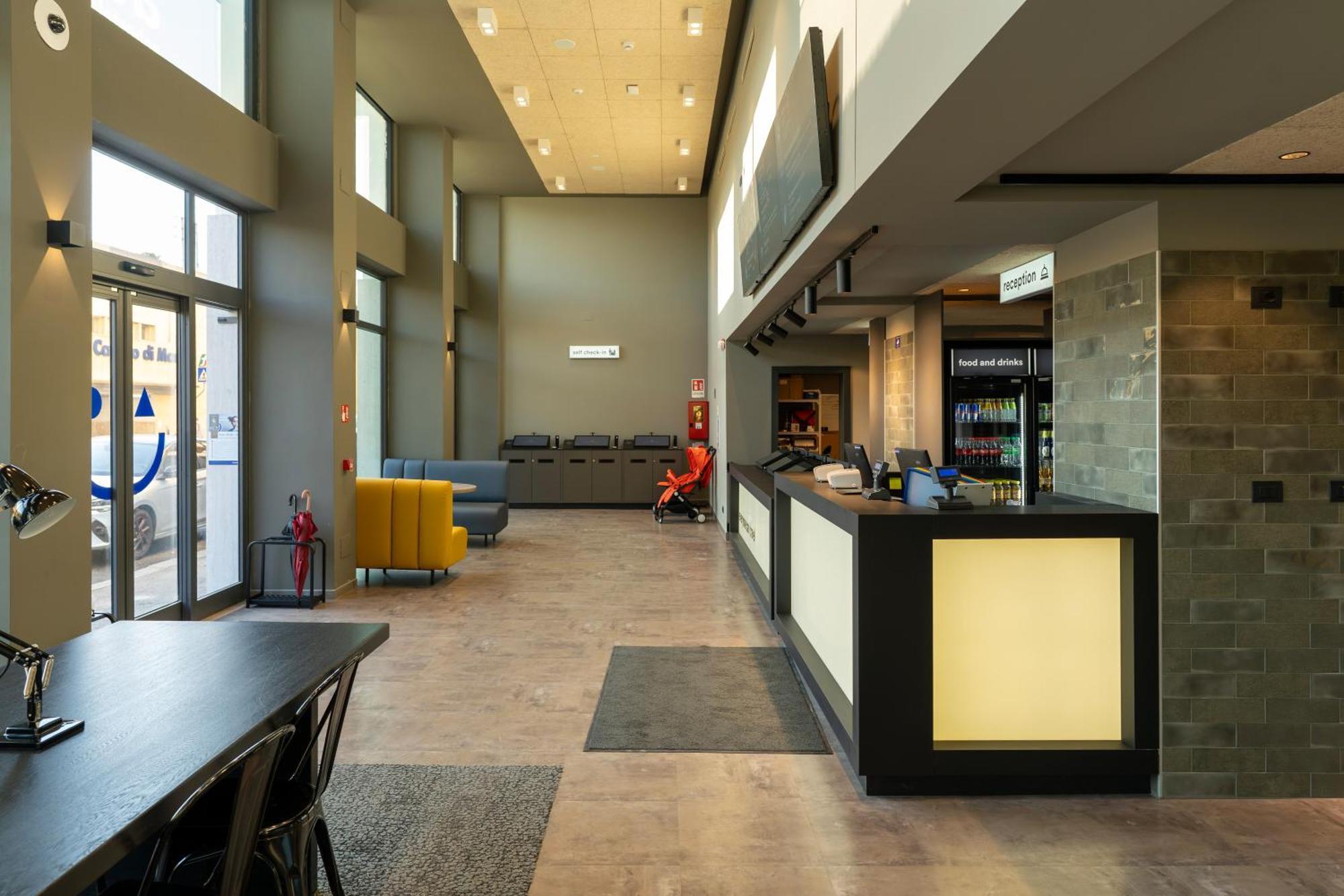 A&O Hostel Firenze Campo Di Marte エクステリア 写真