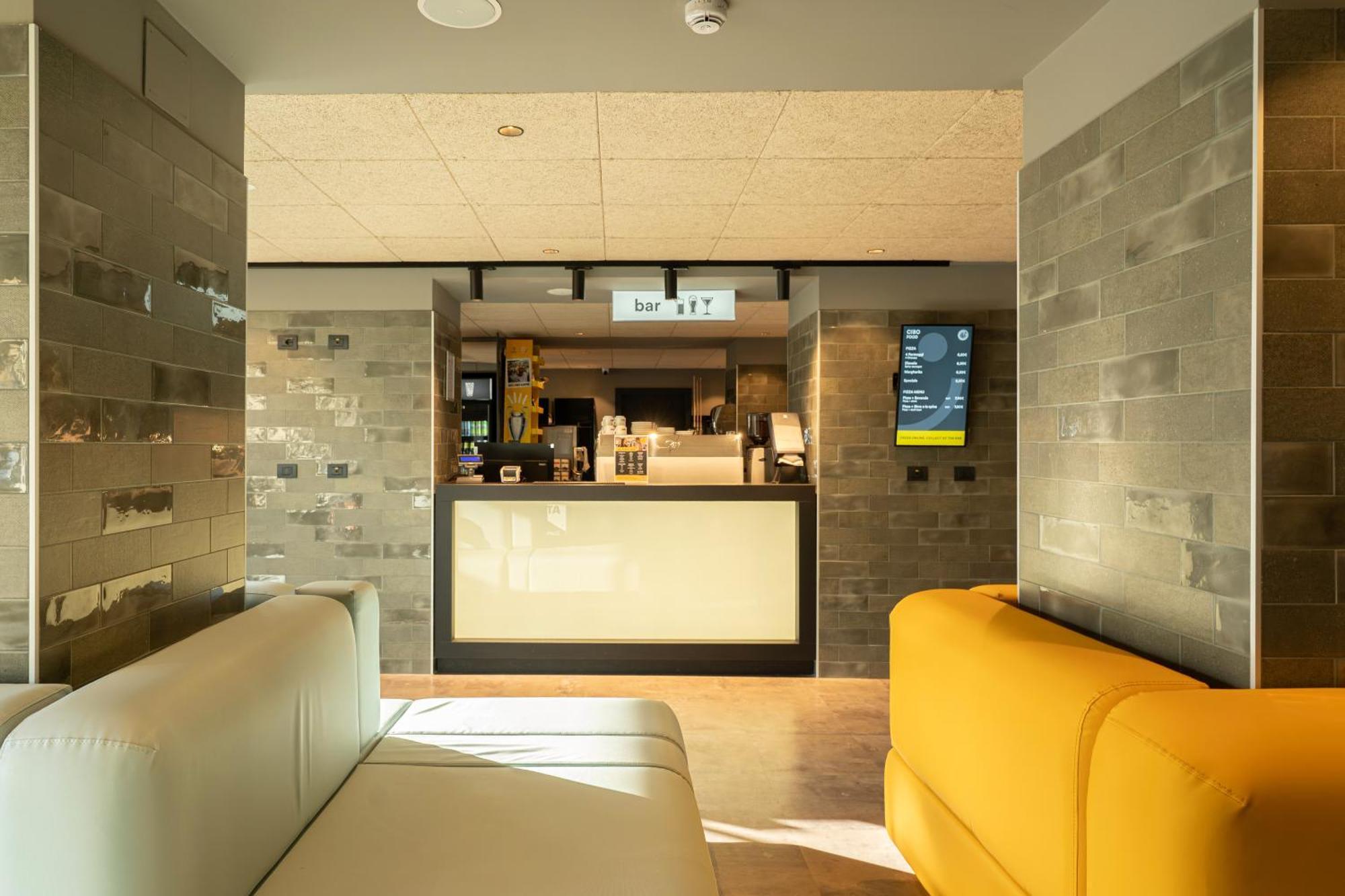 A&O Hostel Firenze Campo Di Marte エクステリア 写真